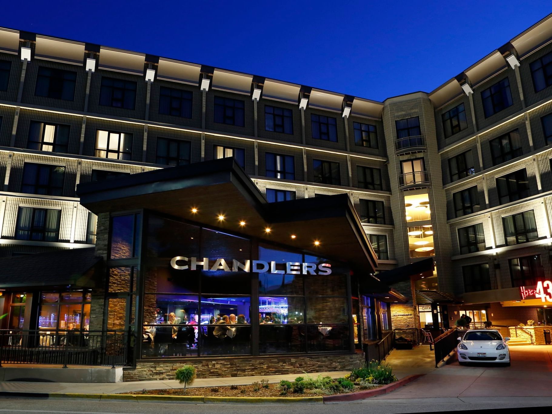 Exterior front view of Hotel 43