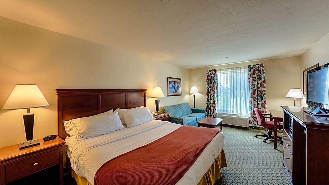 ADA Standard King Room Triple Play Resort