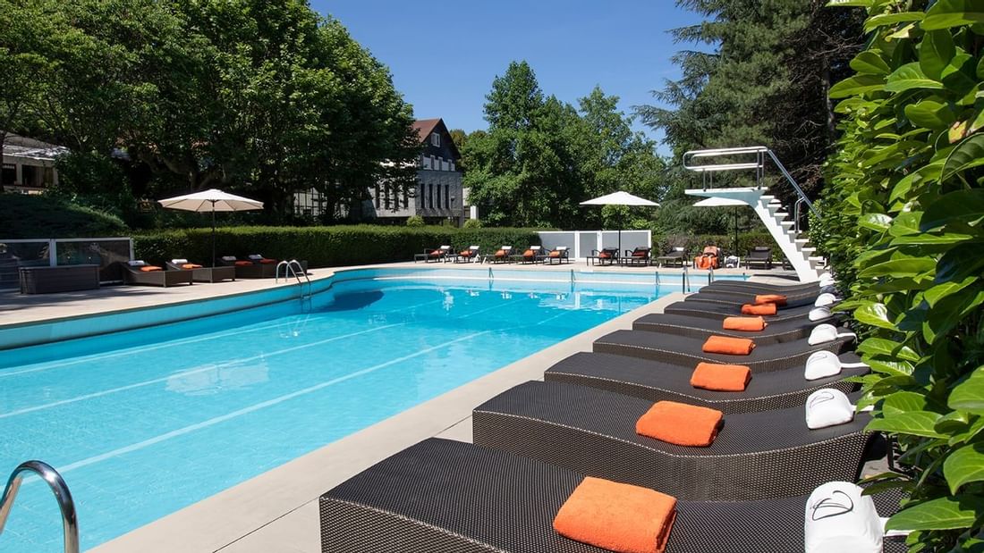 Piscine du Domaine en été