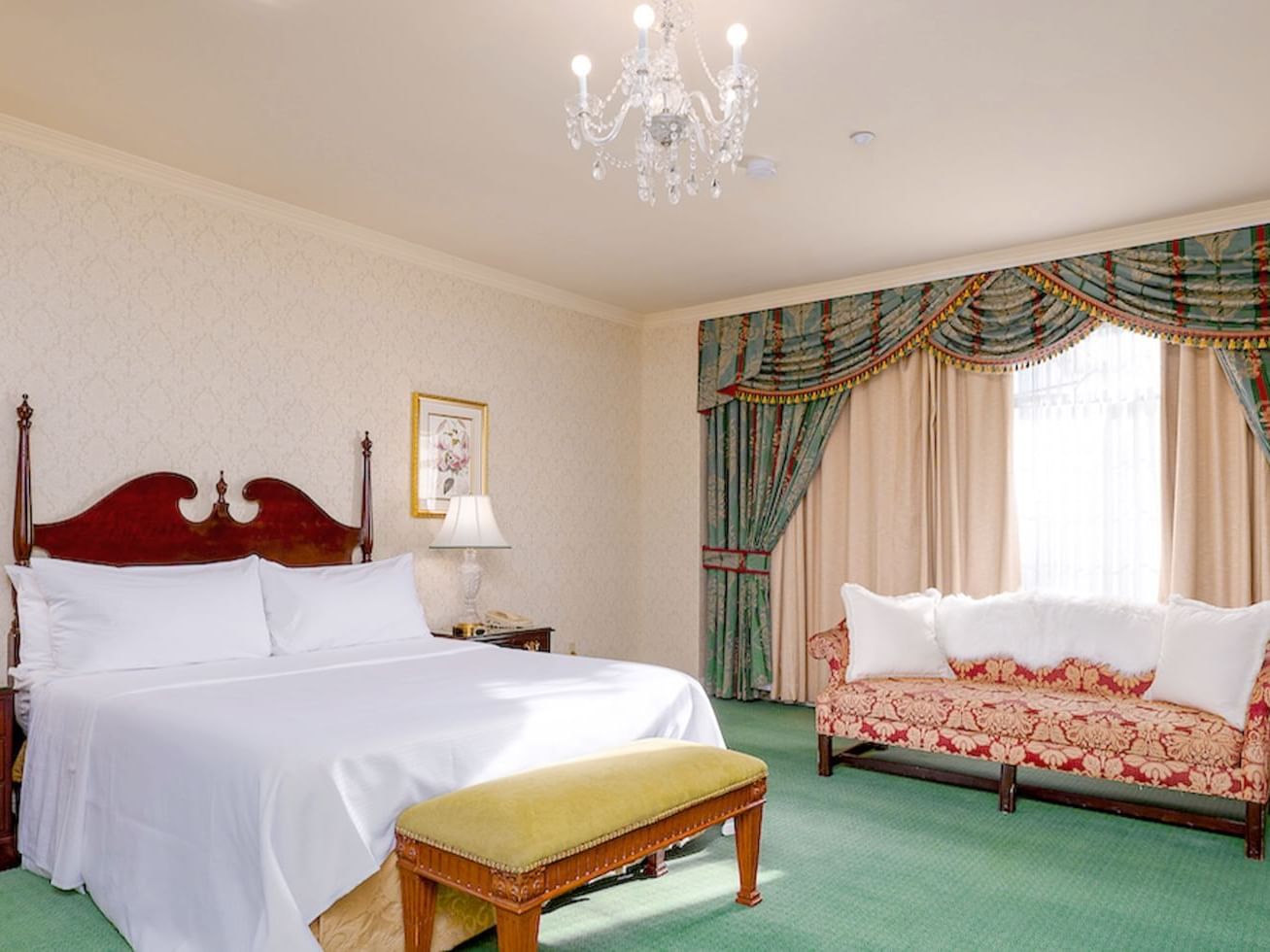 Bristol Boutique Hotel Campbell San Jose - Luxe Studio Suite - King Bed, Nightstands, Bench, Lounge at window