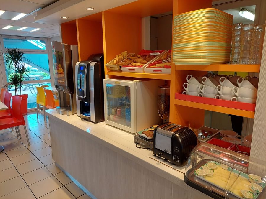 Breakfast station in Hotel Recovrance at The Originals Hotels