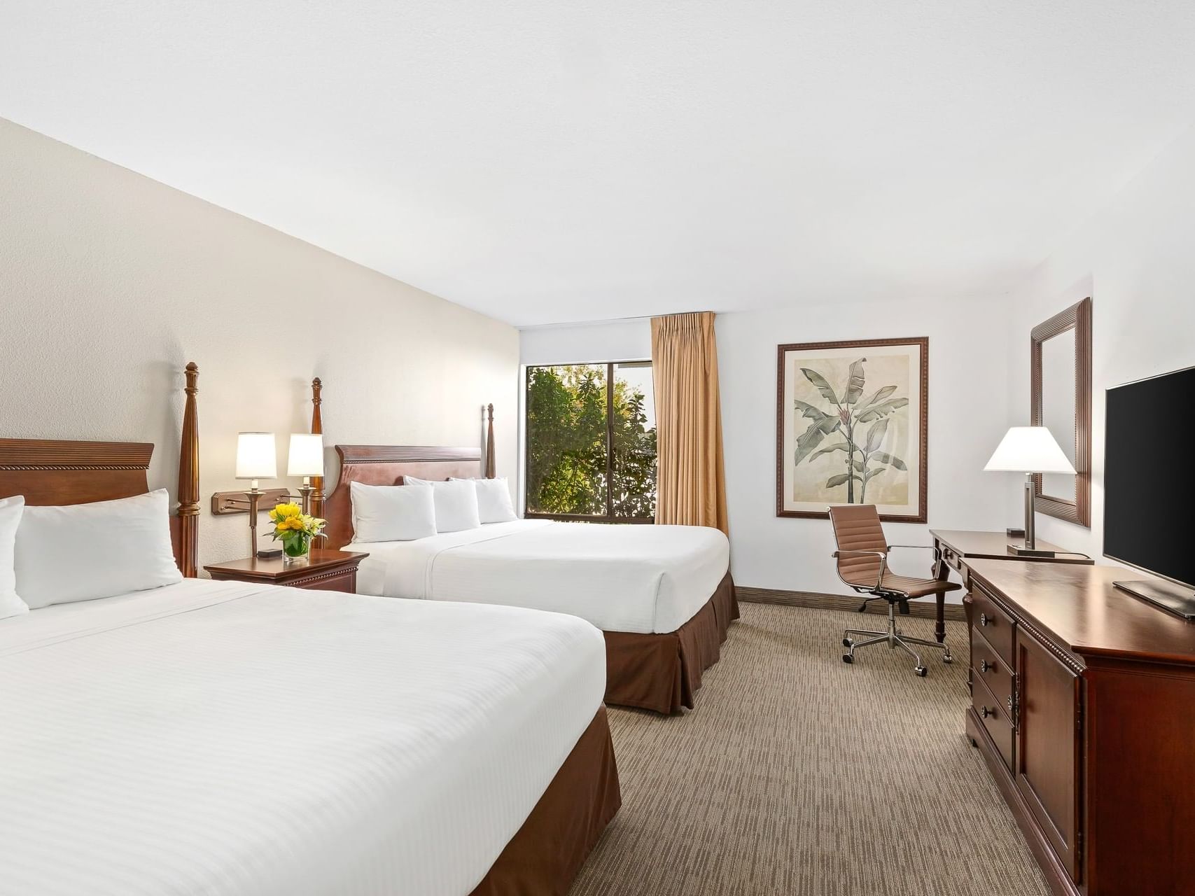 Executive Queen Room with twin comfy beds at Anaheim Hotel