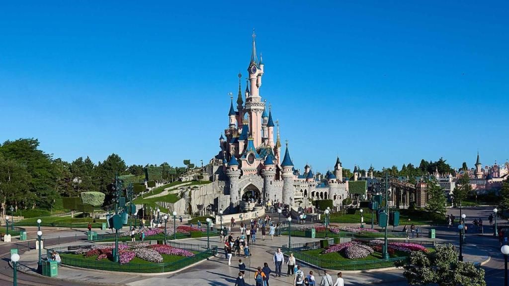 8 Best Views Of The Disneyland Paris Castle - Disney Trippers