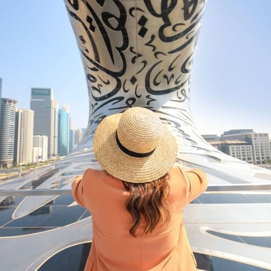 Woman travelling to Dubai for the first time