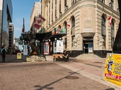 Sparks Street shopping near Embassy Hotel & Suites Ottawa