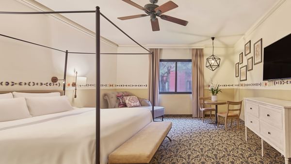 Bed & furniture in Accessible Room at Fiesta Americana Galindo