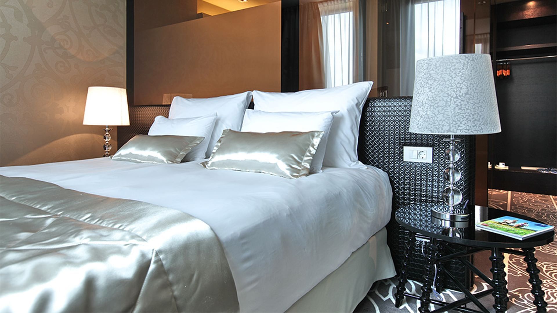 Large bed in Junior Suite at Falkensteiner Hotel Belgrade