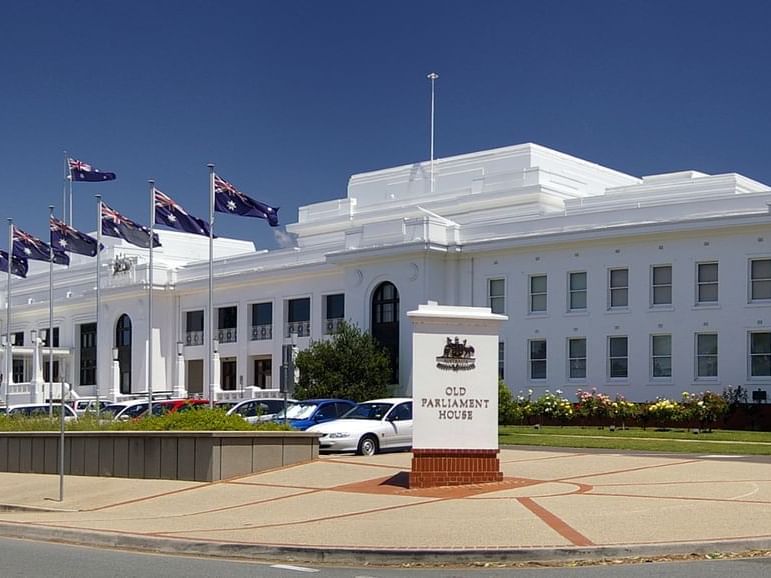 Old Parliament House & car park near Nesuto Canberra Apartment