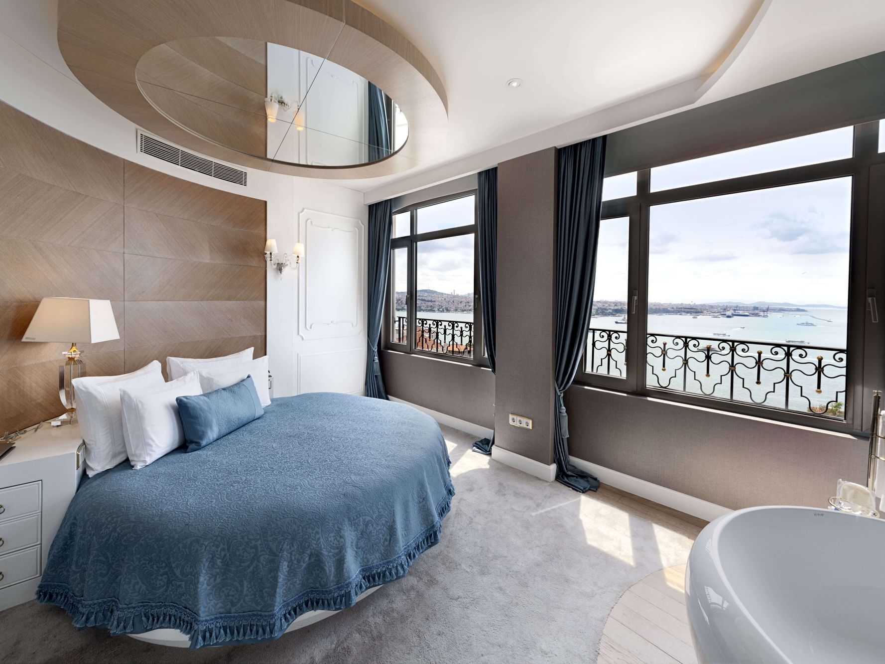 Corner Bosphorus Suite CVK Park Bosphorus Hotel İstanbul