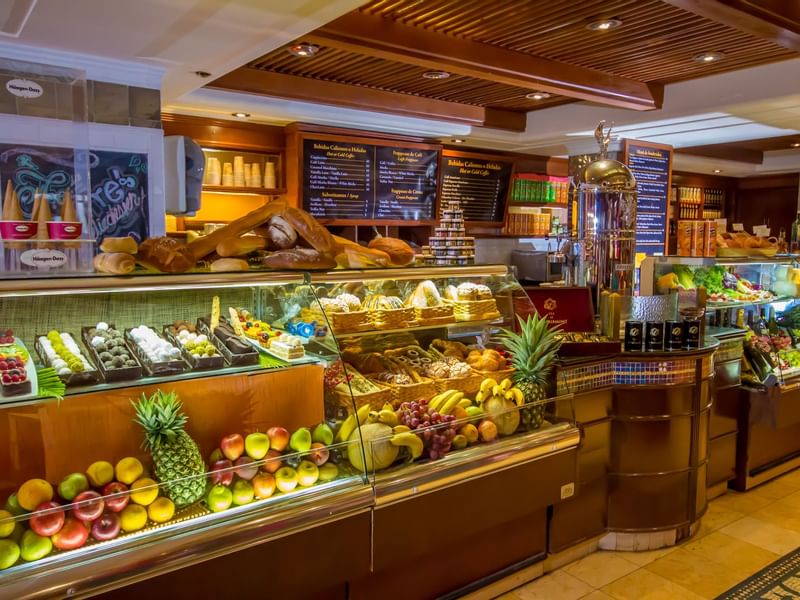 Fruit juice bar at Pierre's Cafe & Delicatessen in Pierre Mundo Imperial