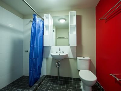 ANU Apartments Canberra_3 Bedroom Bathroom