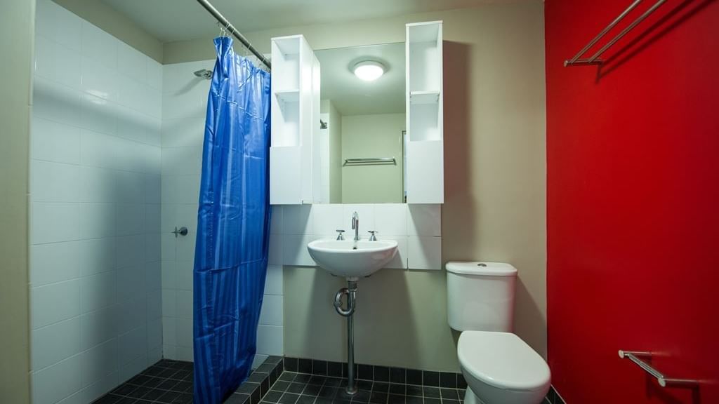 ANU Apartments Canberra_3 Bedroom Bathroom