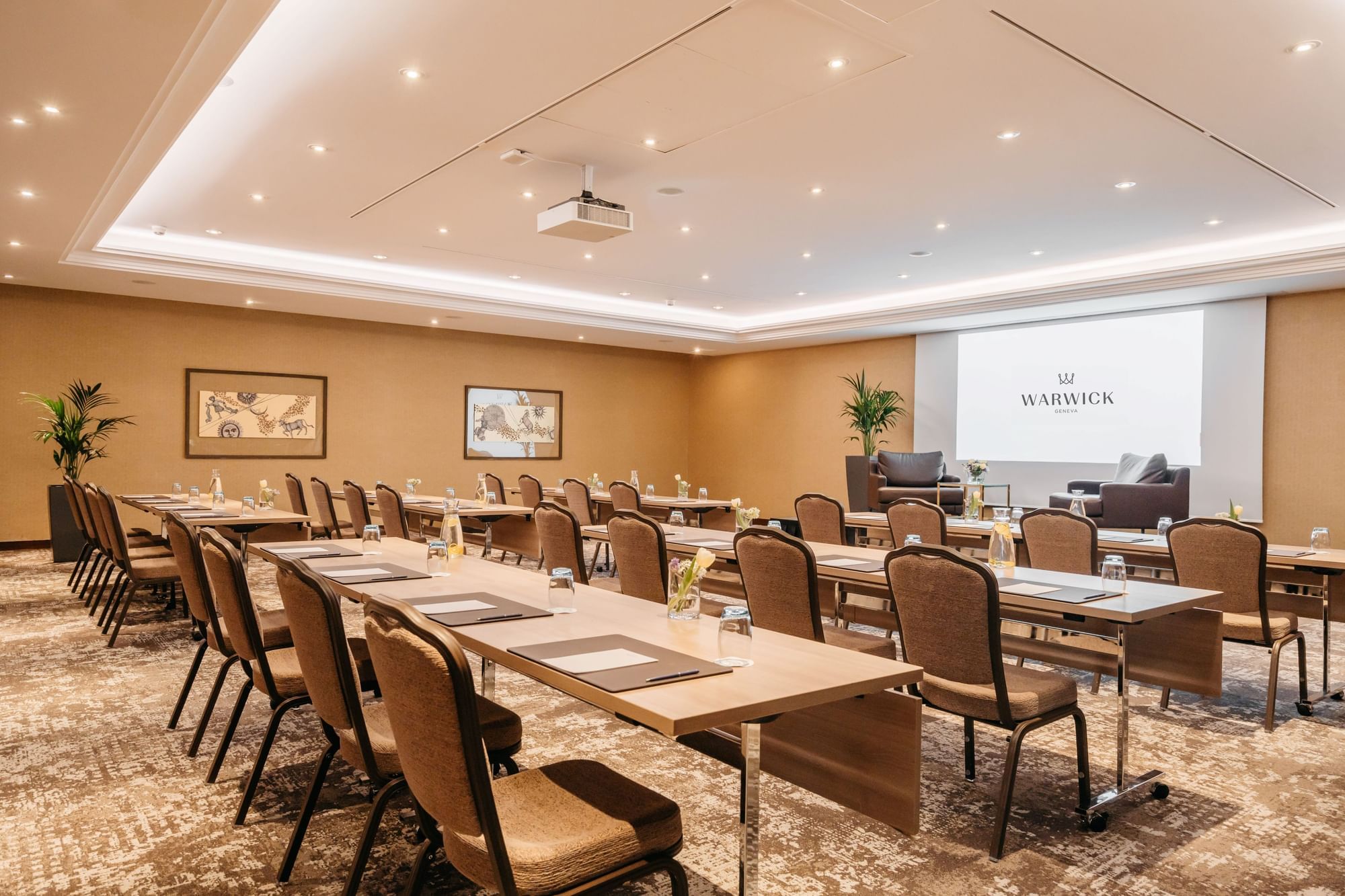 Classroom-type chair arrangement in Mont-Blanc + Jura at Warwick Geneva