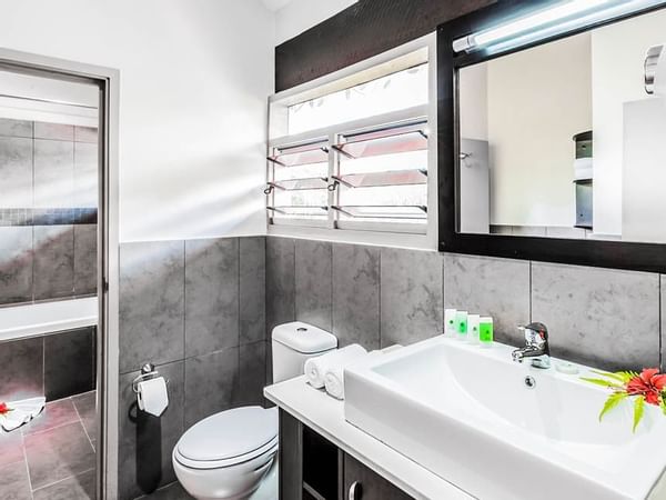 Vanity of the One Bedroom Villa bathroom at Tokatoka Resort