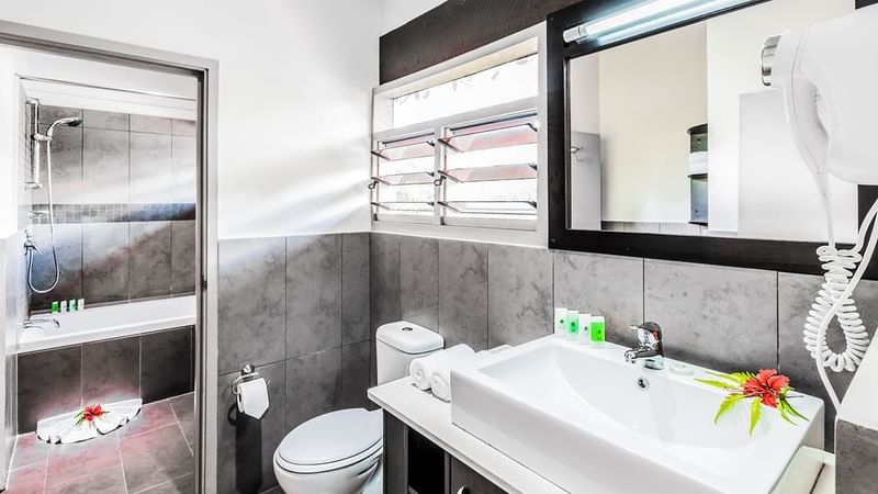 Vanity of the One Bedroom Villa bathroom at Tokatoka Resort