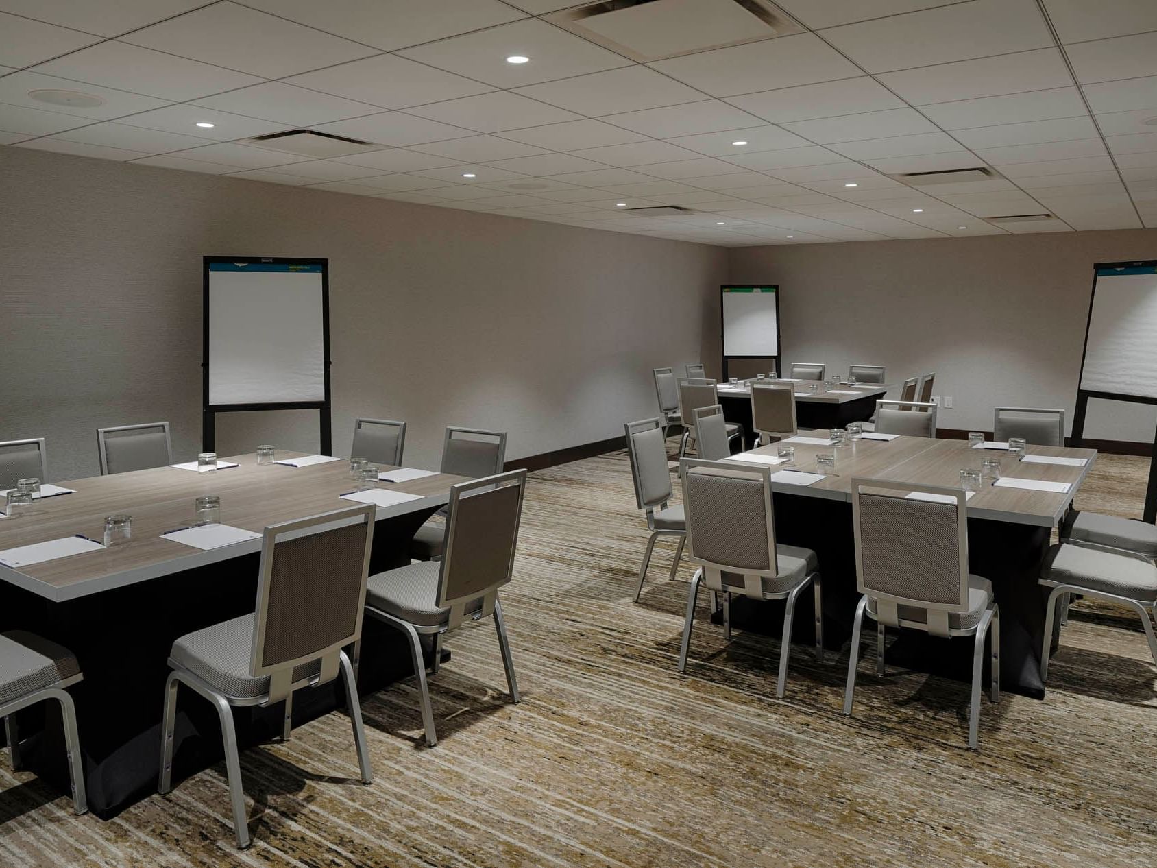 Meeting arrangement in an event room at Kingsley