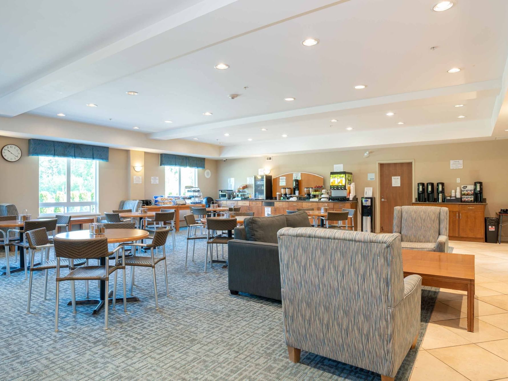 Complimentary Continental Breakfast | Sandman Hotel & Suites Squamish