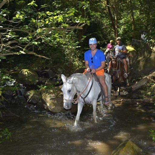 Horseback riding in Guanacaste near Buena Vista Del Rincon