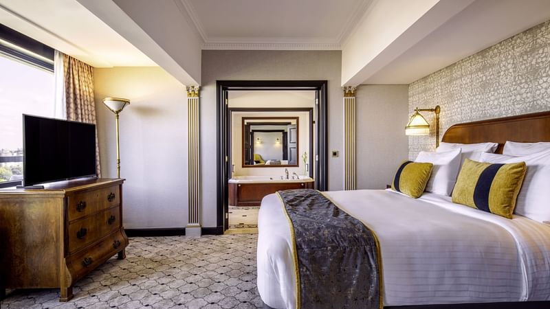 TV facing the bed in Barsey Suite at Hotel Barsey by Warwick - Brussels