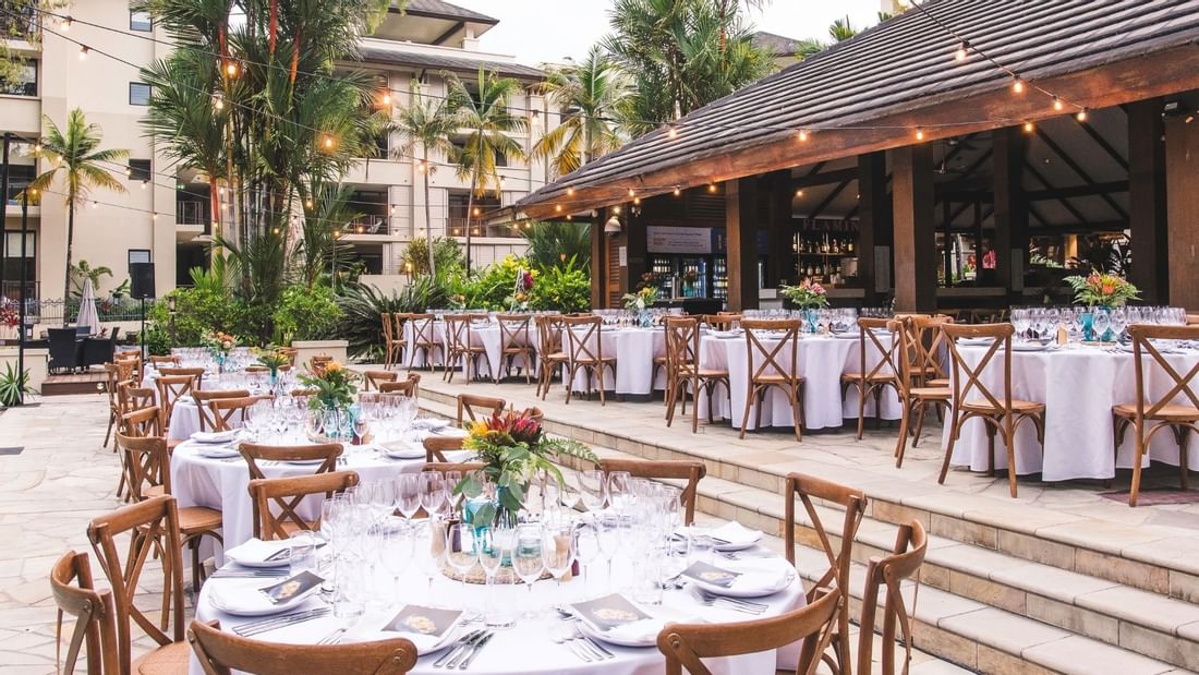 Lagoon Bar at Pullman Palm Cove Sea Temple Resort & Spa