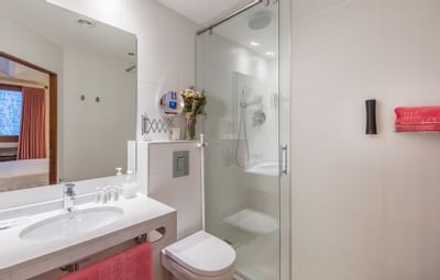 Comfort Room shower