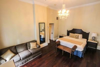 Historic King Room with bed & lounger at Andrea Jackson Hotel