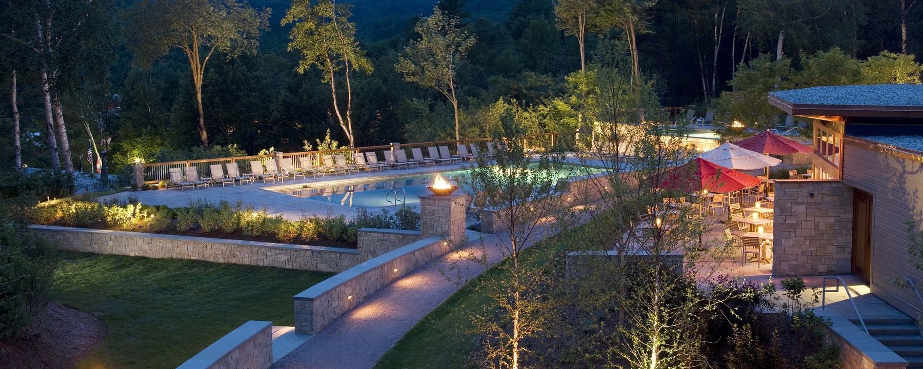 The garden at Topnotch Stowe Resort with lights