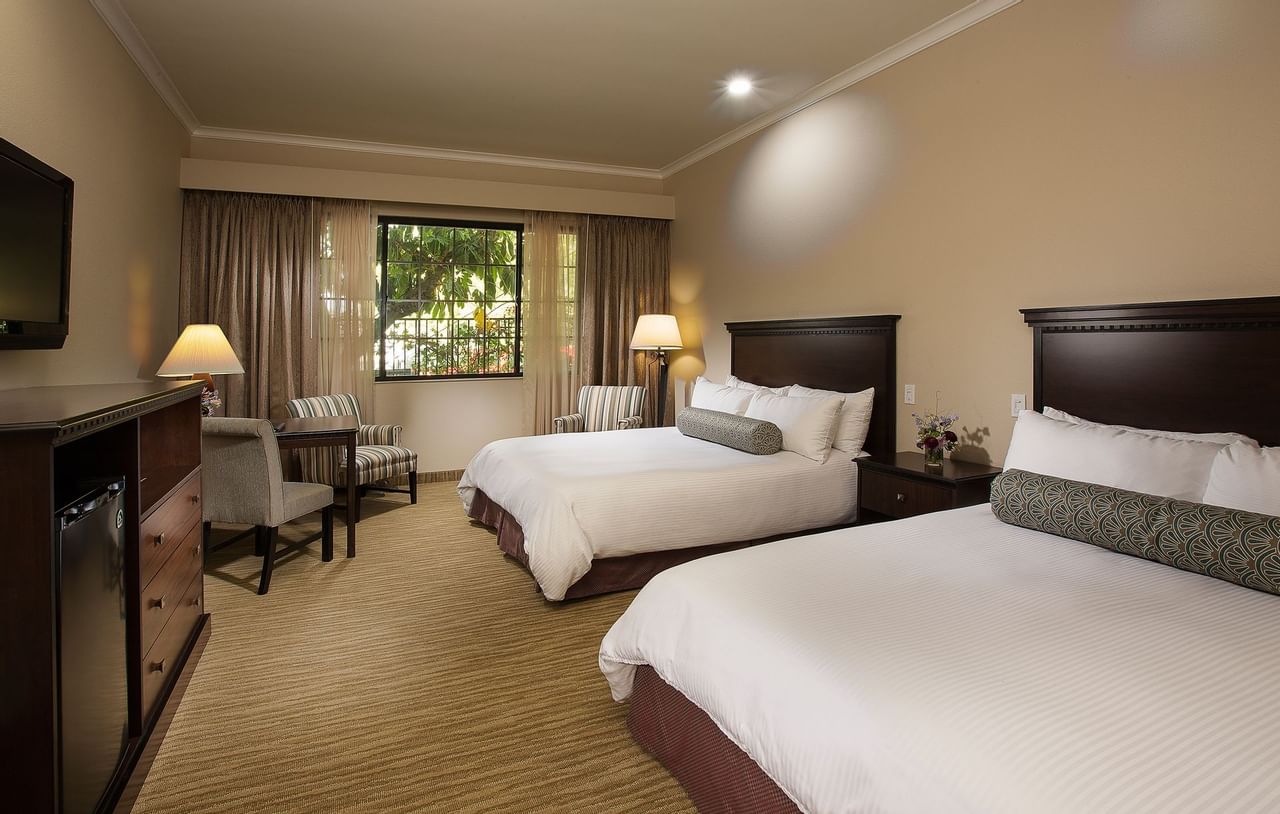 Deluxe Room 2 Queens