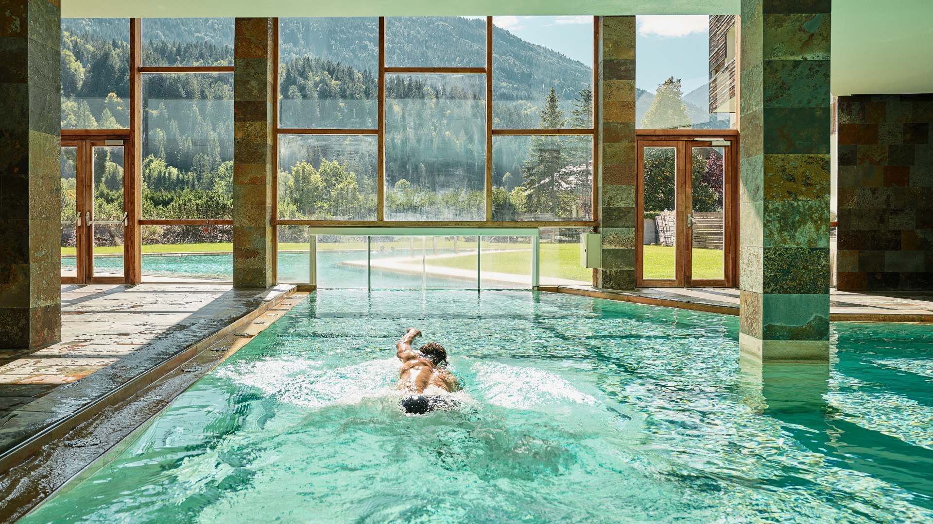 Falkensteiner Hotel & Spa Carinzia Spa Innenbereich Pool