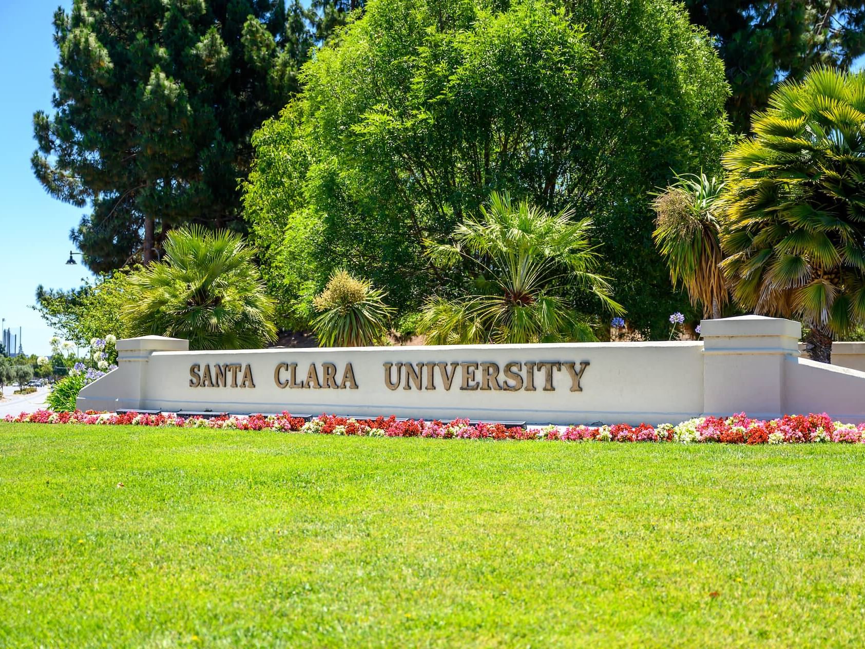 Sign in Santa Clara University near Nesuto Hotels