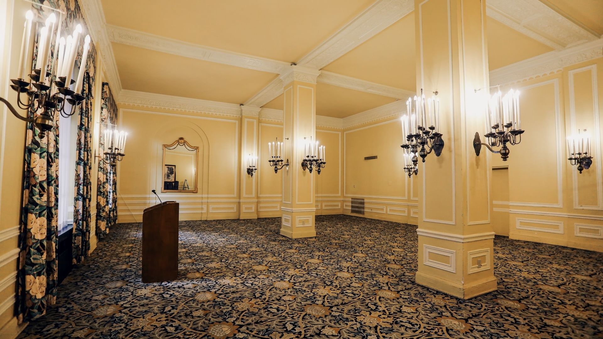 {item.first_photo.alt}