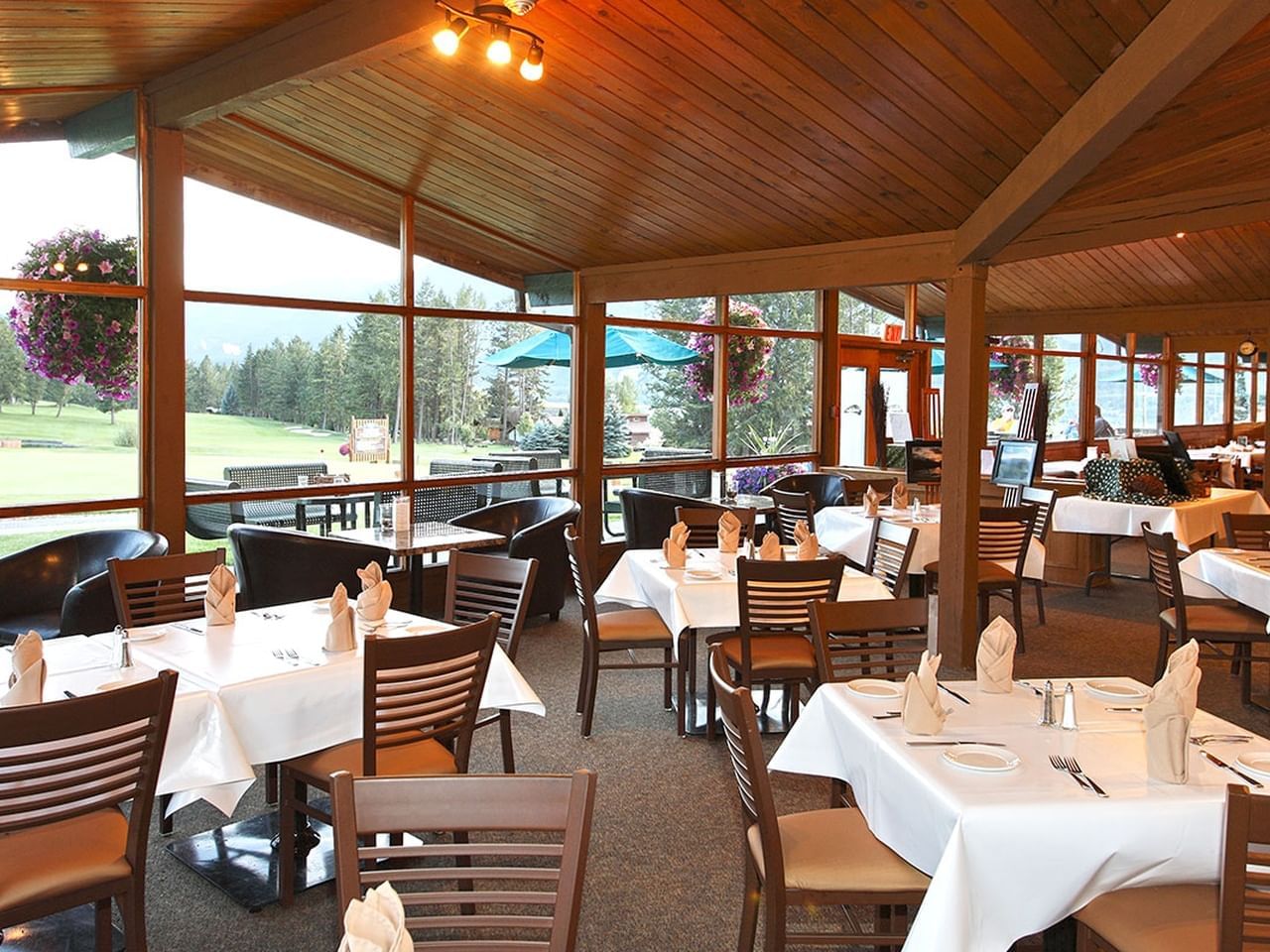 Mountainside Grille Fairmont Hot Springs | Fairmont Hot Springs Resort