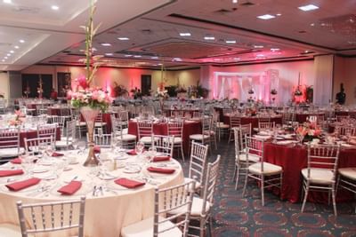 Banquet tables in Grand Jamaica Suite at Jamaica Pegasus Hotel
