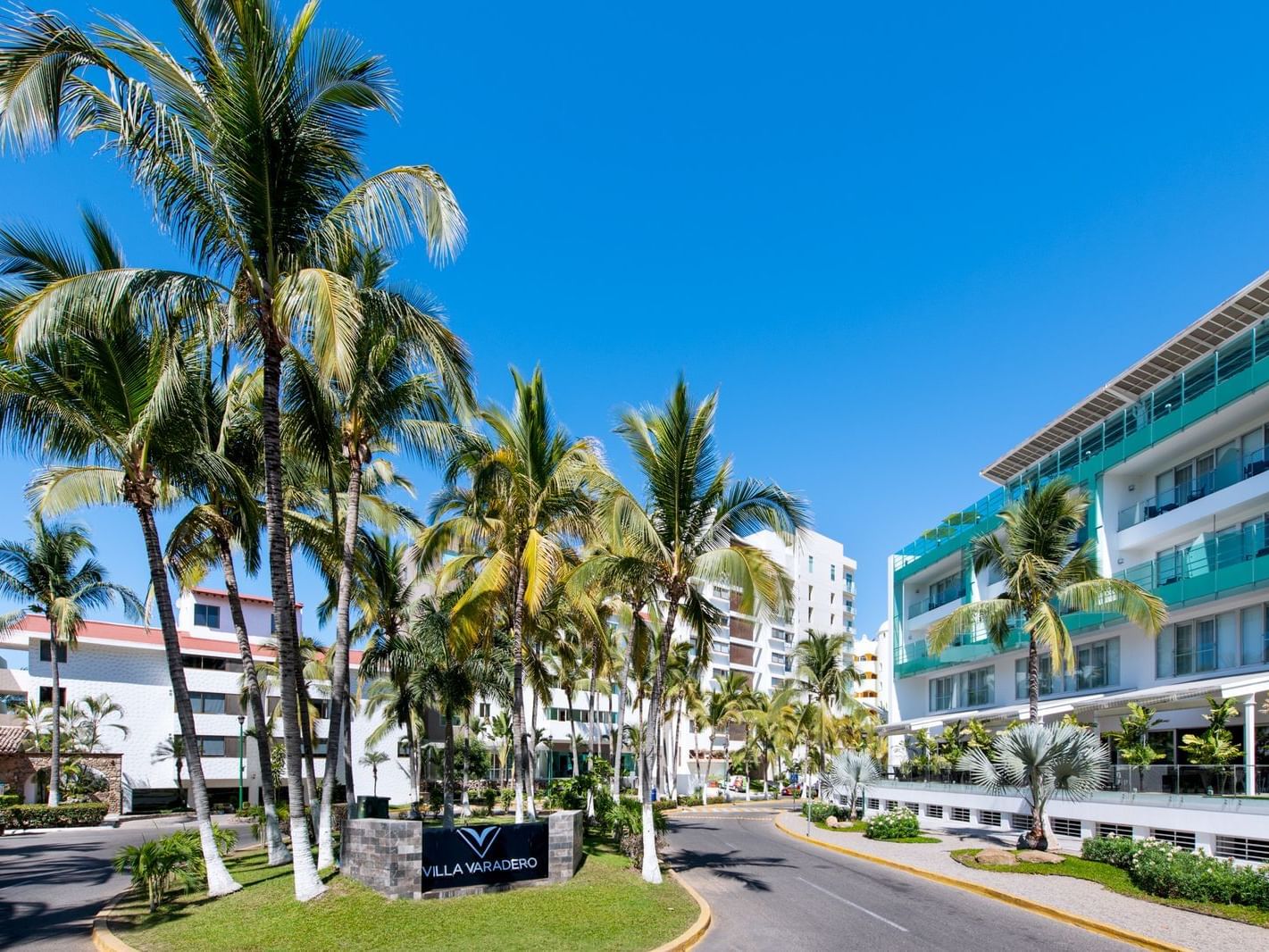 Indoor Parking facilities at Hotel Villa Varadero