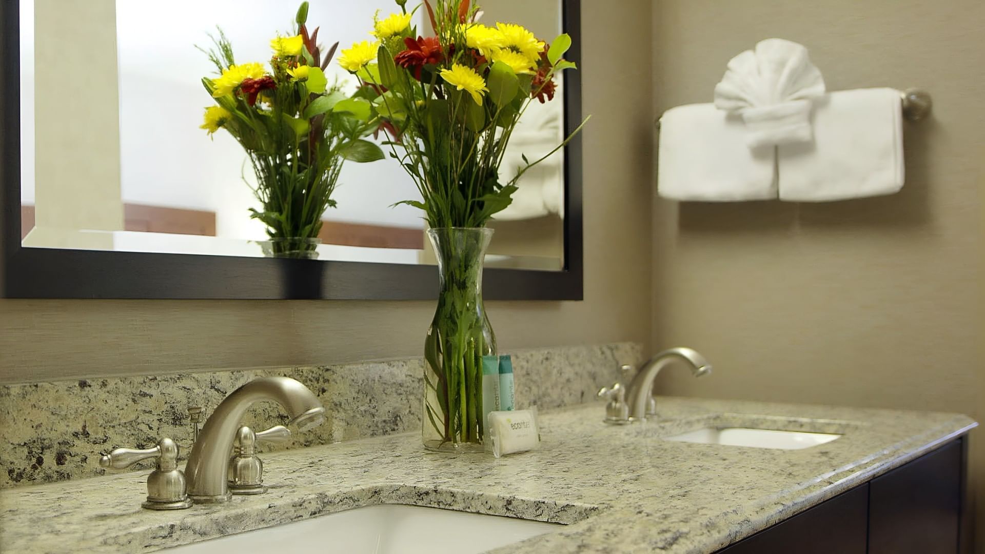Moab Valley Inn — gallery preview 1