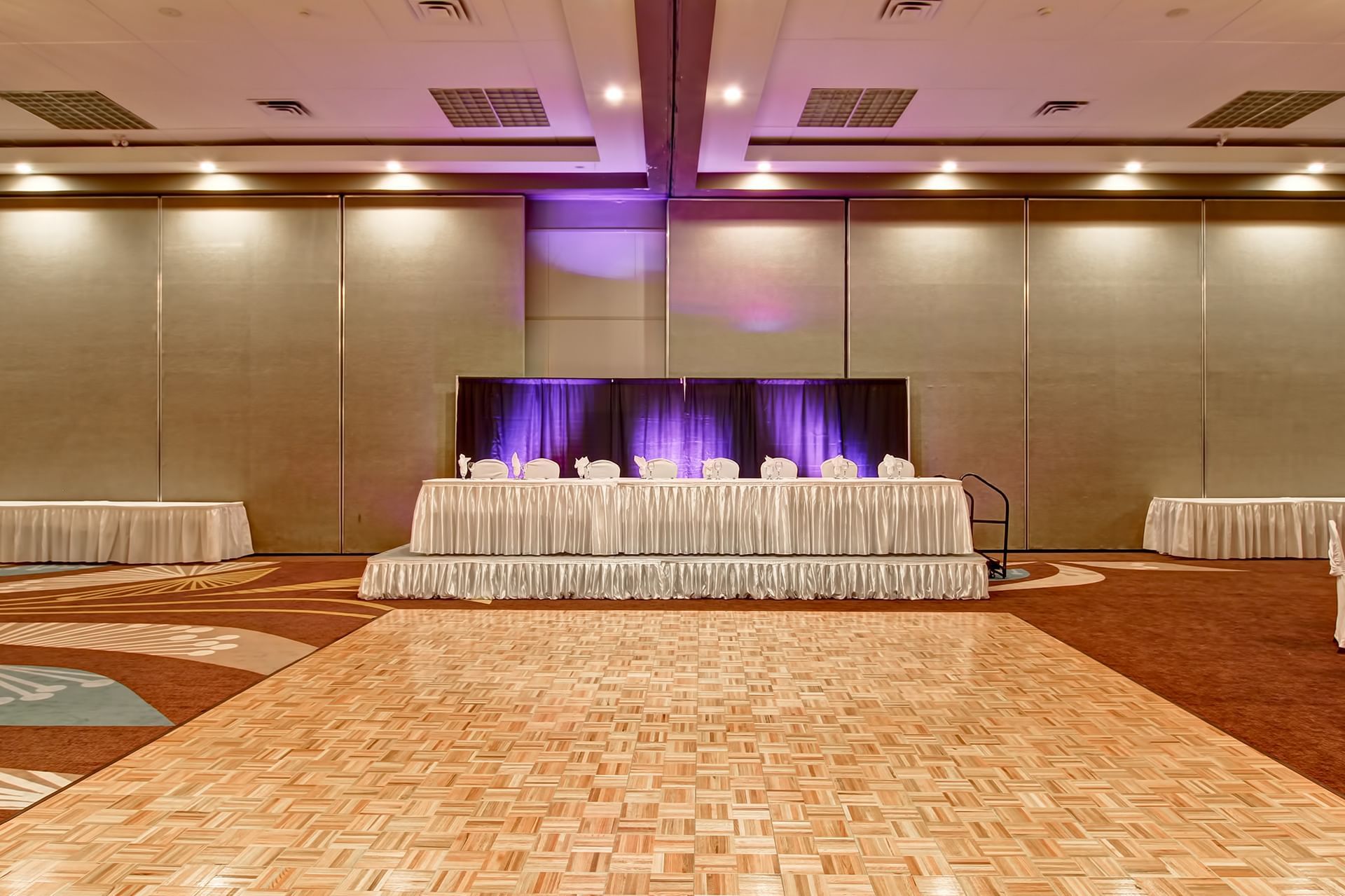 Coast Kamloops Hotel & Conference Centre - Ballroom