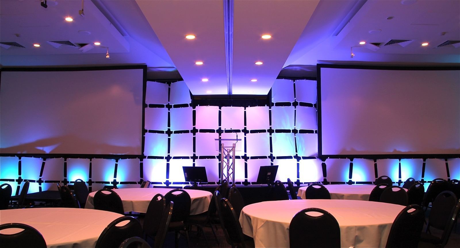 Table setting in Meeting Hall at Novotel Barossa Valley