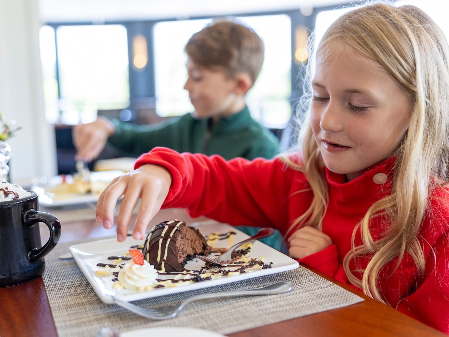 Children dining in Ledges Restaurant
