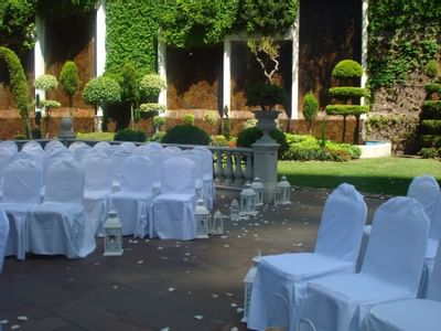 Outdoor wedding ceremony at Hotel Emperador Buenos Aires