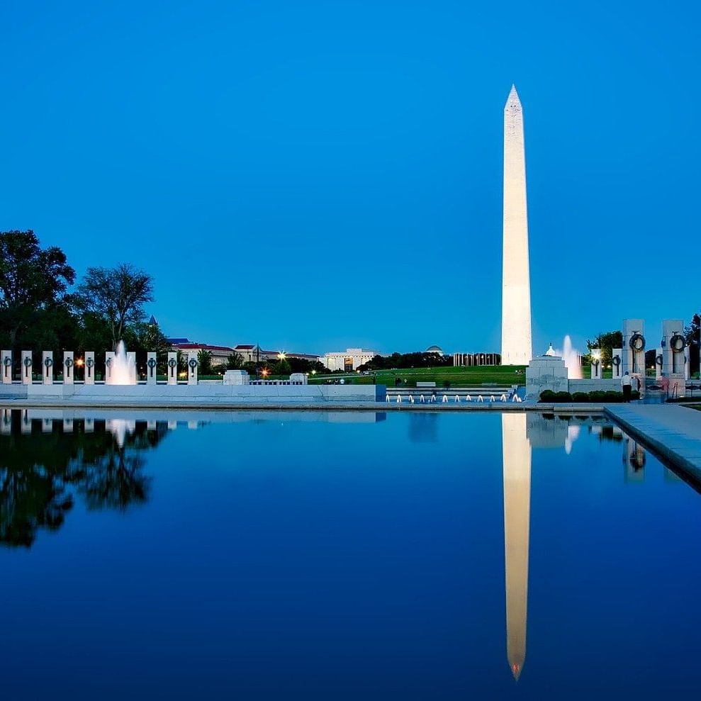 View of Washington Monument near Rod N Reel Resort