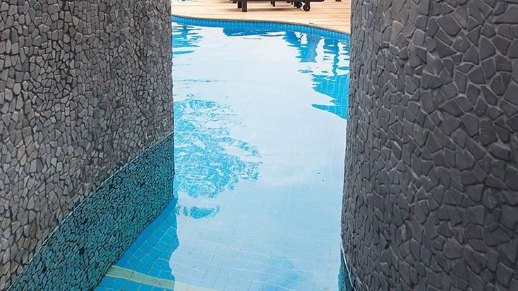 Way of an outdoor pool in Efate Pool Villa at Warwick Le Lagon 