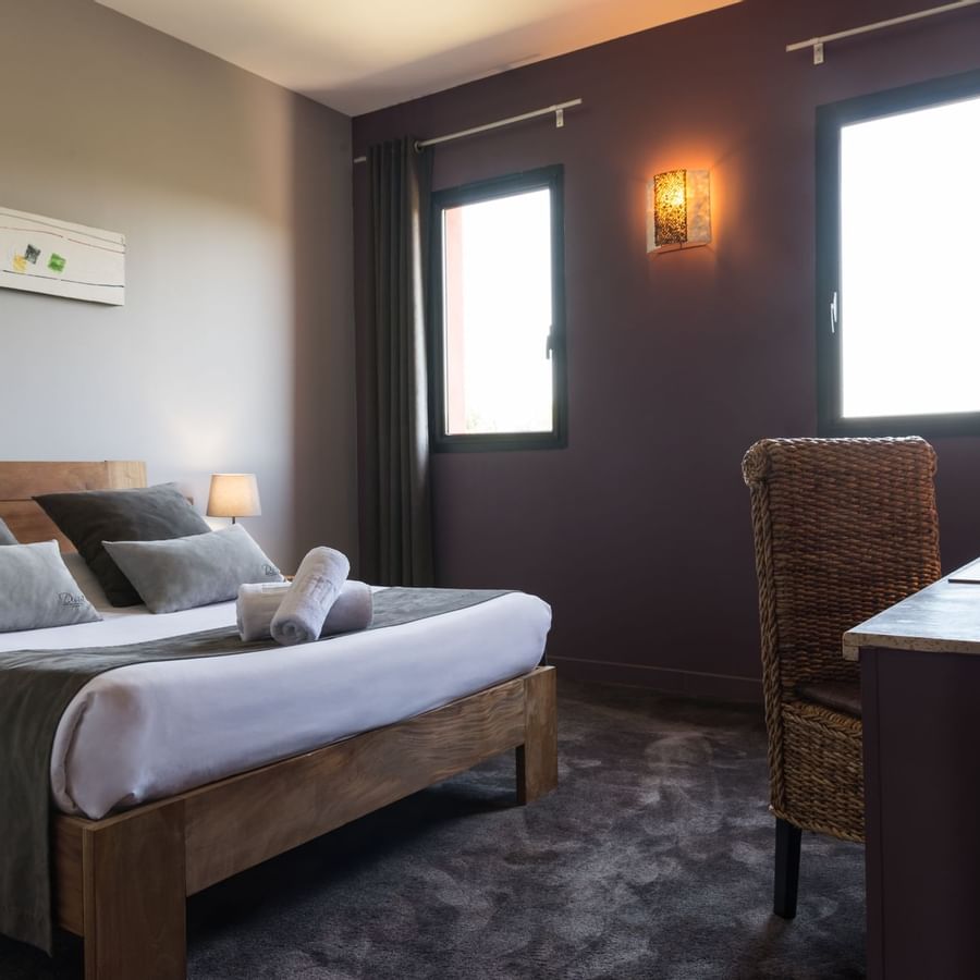 LES SECRETS ROOMS, LOVE ROOM DE LUXE AVEC JACUZZI, Rivesaltes – Updated  2023 Prices