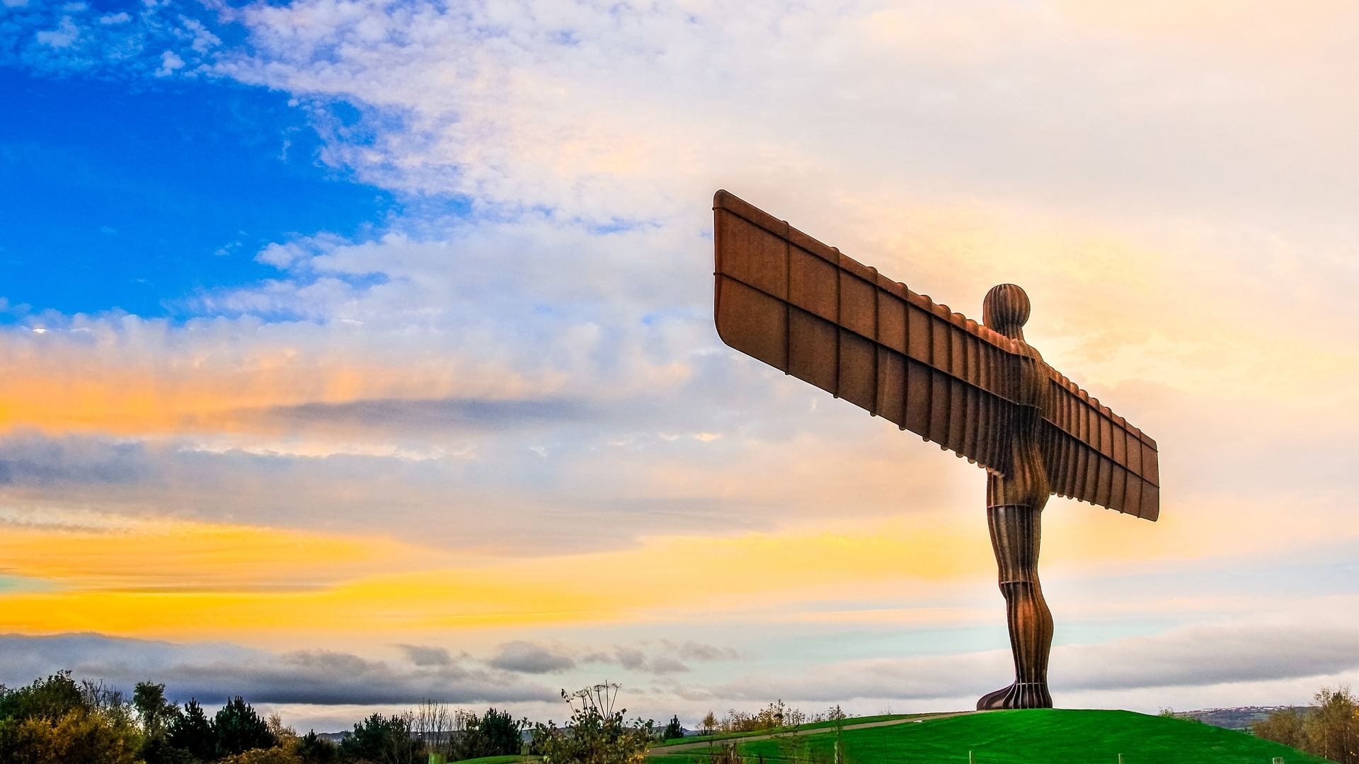 The angel of the north a steel sculpture near Village Hotels