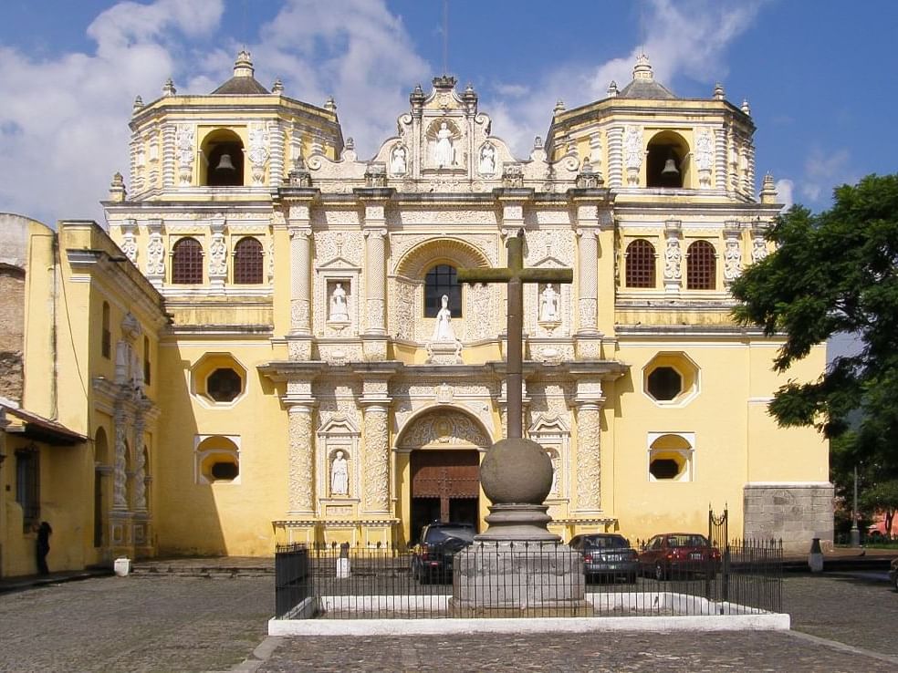 Entrance view of Iglesia y Convento La Merced near Porta Hotel Antigua