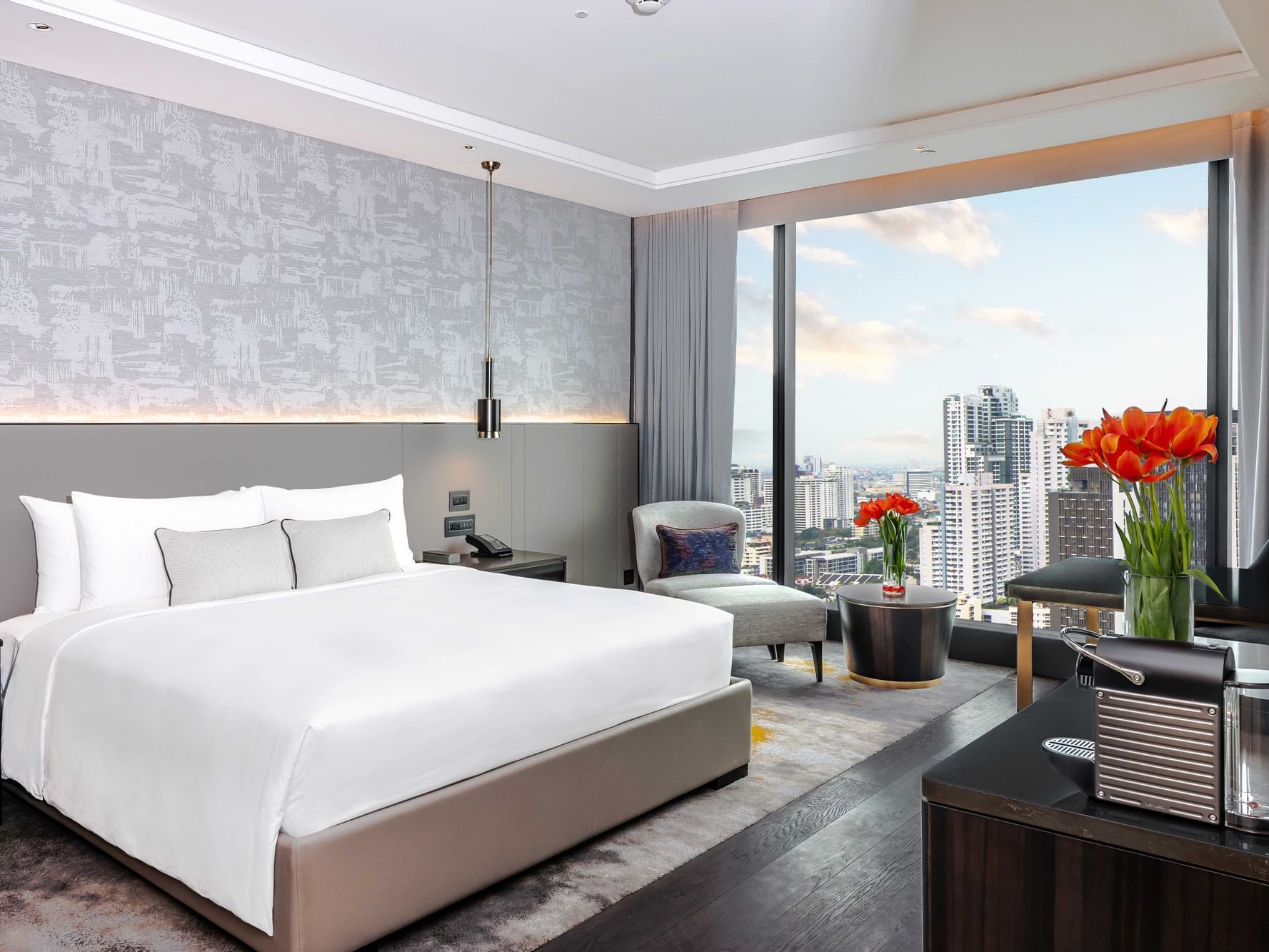Two-bedroom Deluxe Suite at Carlton Hotel Bangkok Sukhumvit