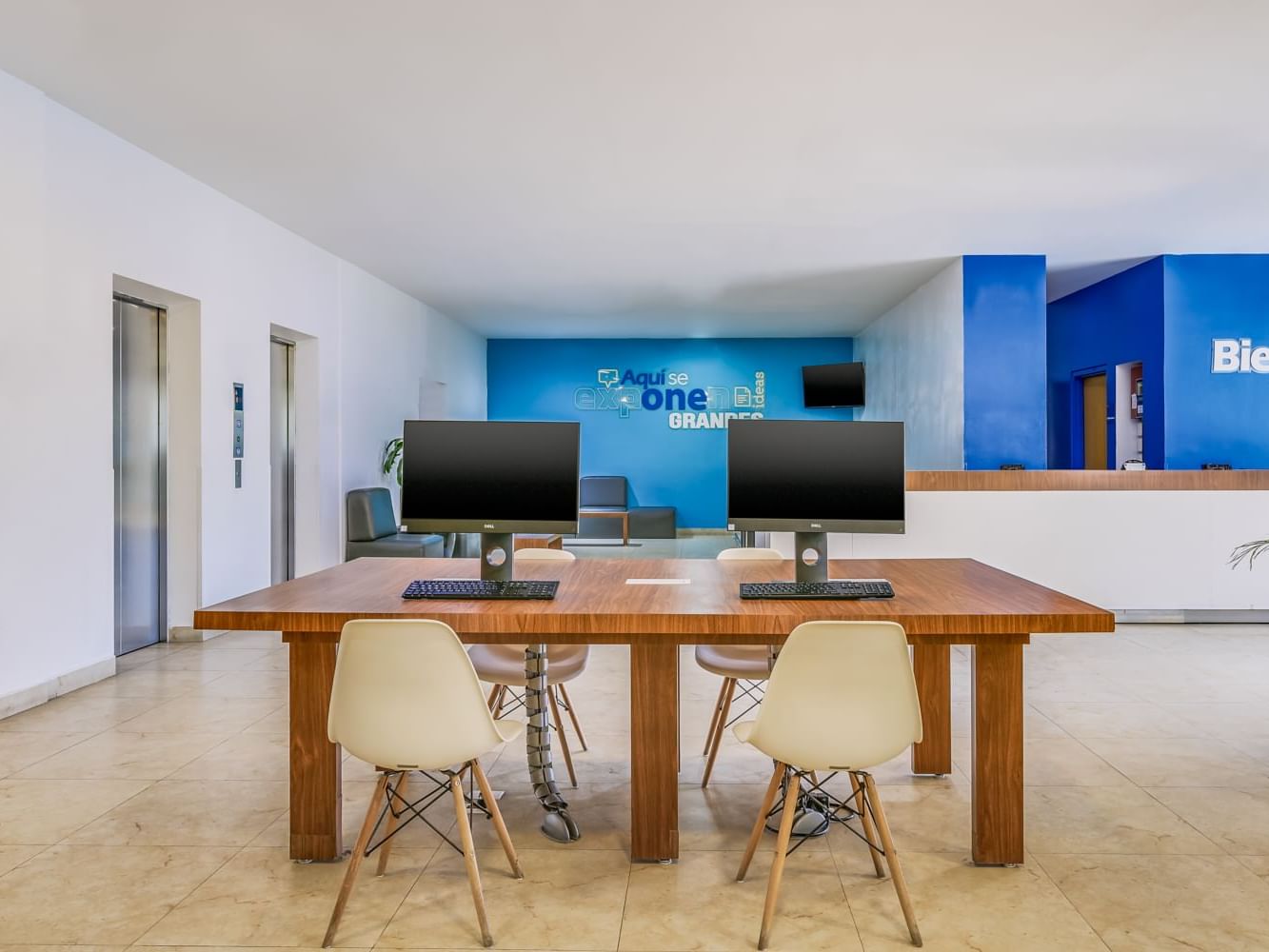 Workstation & lounge area in the Business Center at One Hotels