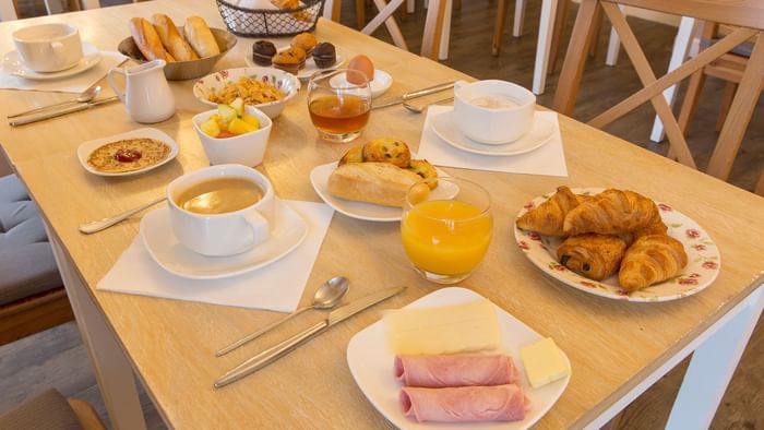 View of dishes & drinks served at Hotel Cleria