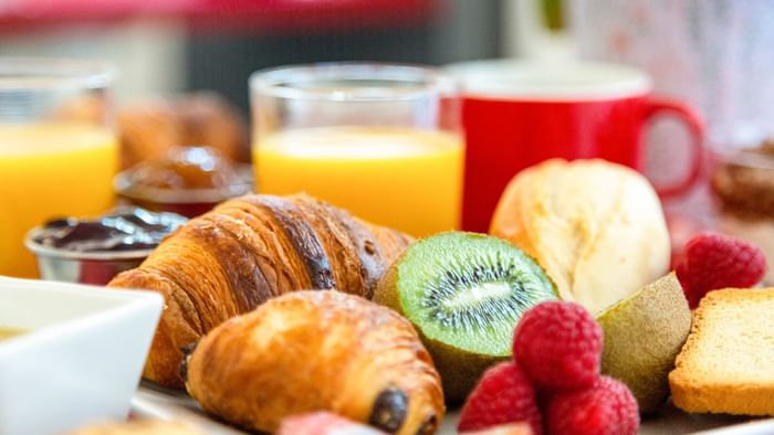 A warm breakfast served at Hotel Lecourbe