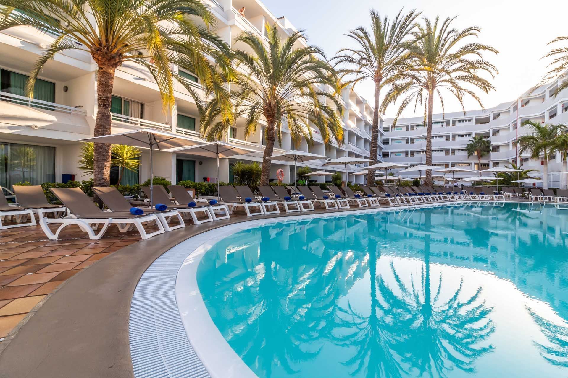 Labranda Bronze Playa Large Pool And Surrounding Chairs And Umbr