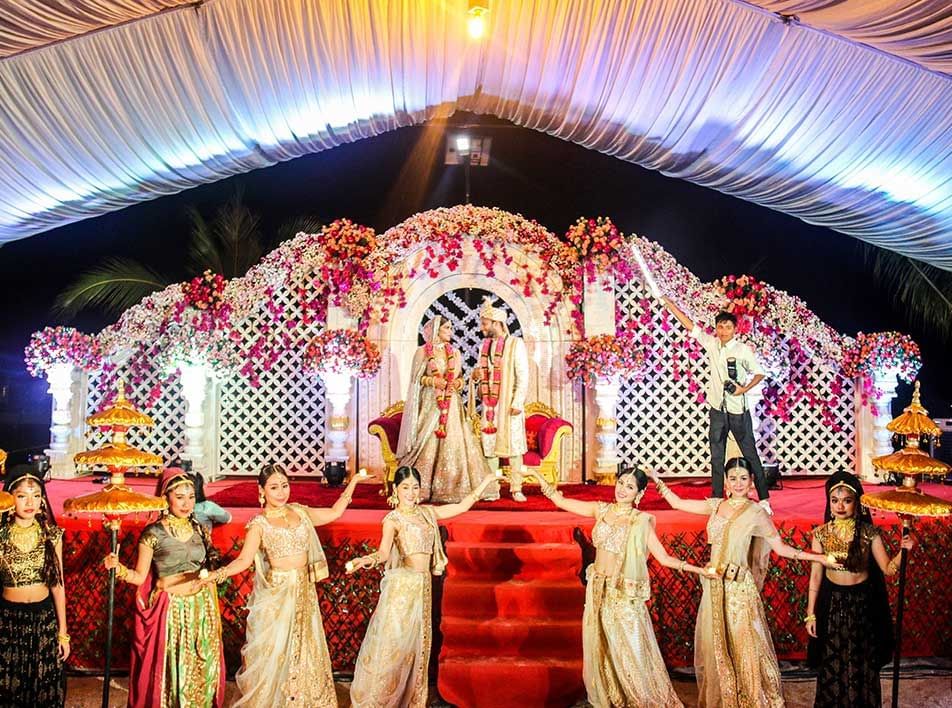 bridal party performing a choreographed dance at the reception - Lexis MY